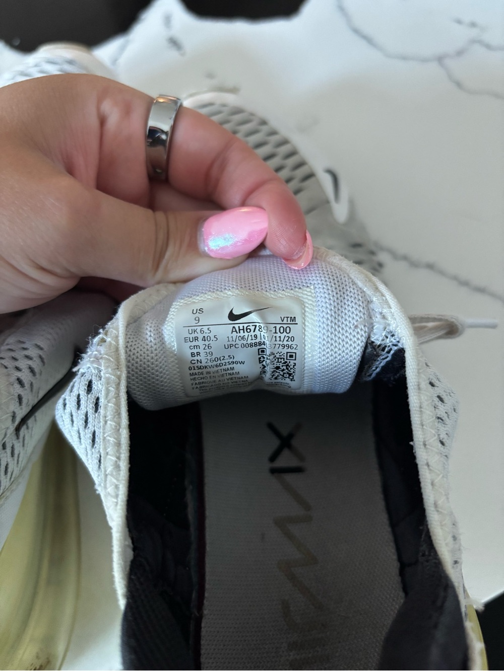 Nike White and Black Mesh Running Sneakers - Picture 6 of 6